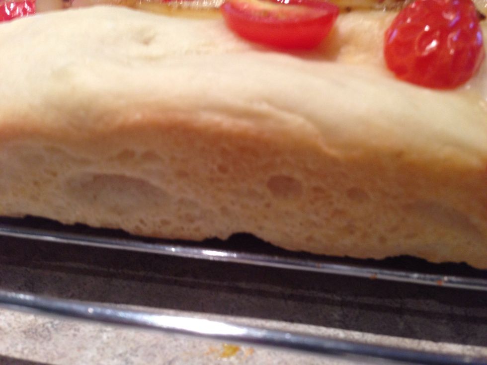 After 20-25 minutes take the bread out of the oven and place on wire rack to cool off. Look at the beautiful colour.