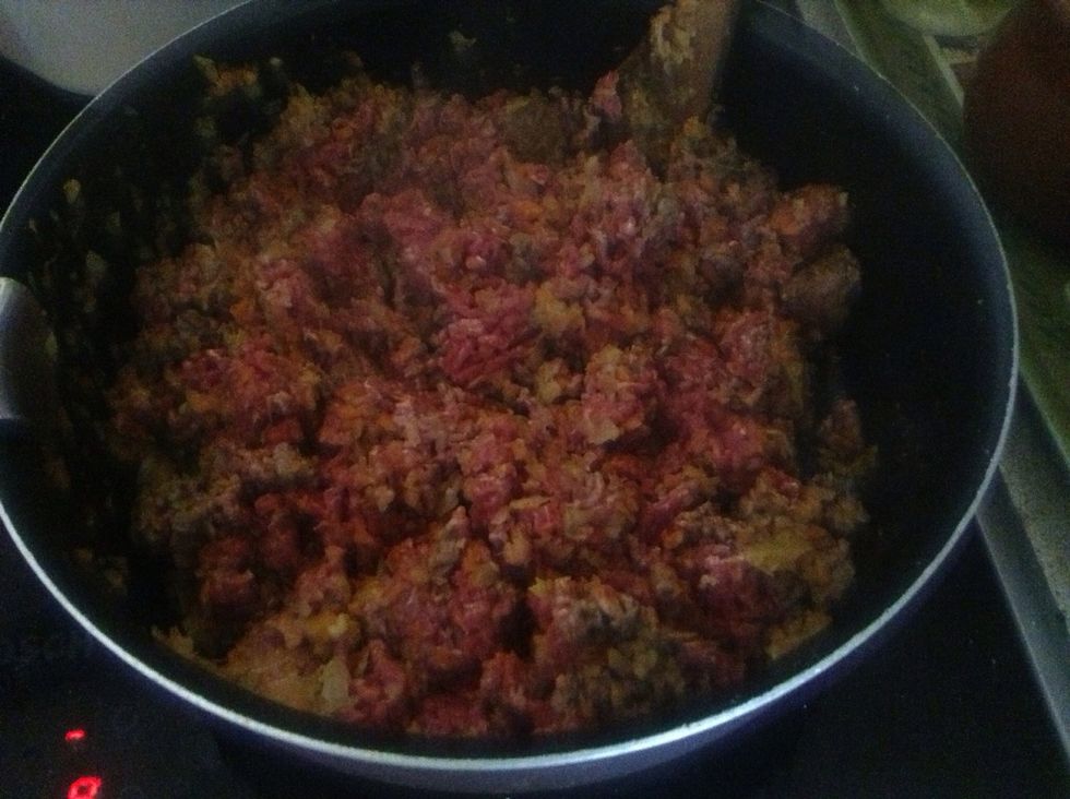 After 3 min, add the beef