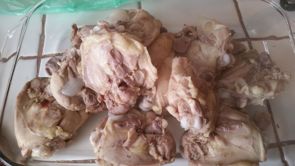 After 30 minutes, remove the chicken only. Place in a large dish to cool.