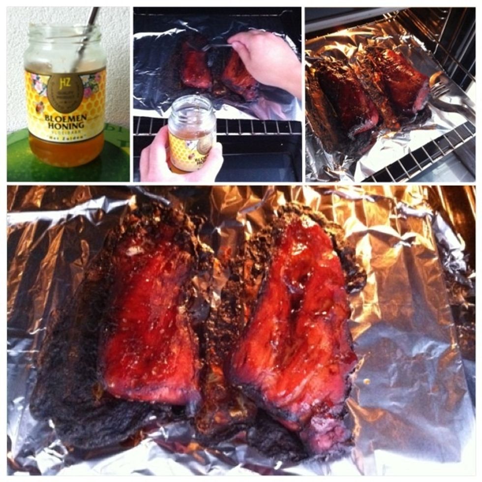 After 40 minutes rub some honey on the upper side. Put it into oven for about 3 minutes. Then turn around the pork loin and rub some honey on this side. Put it into oven for about 3 minutes again.