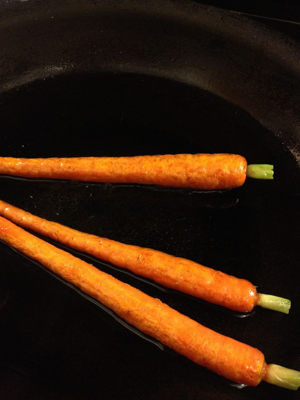 After 7 minutes they start to get some colors. Don't be afraid to burn them.