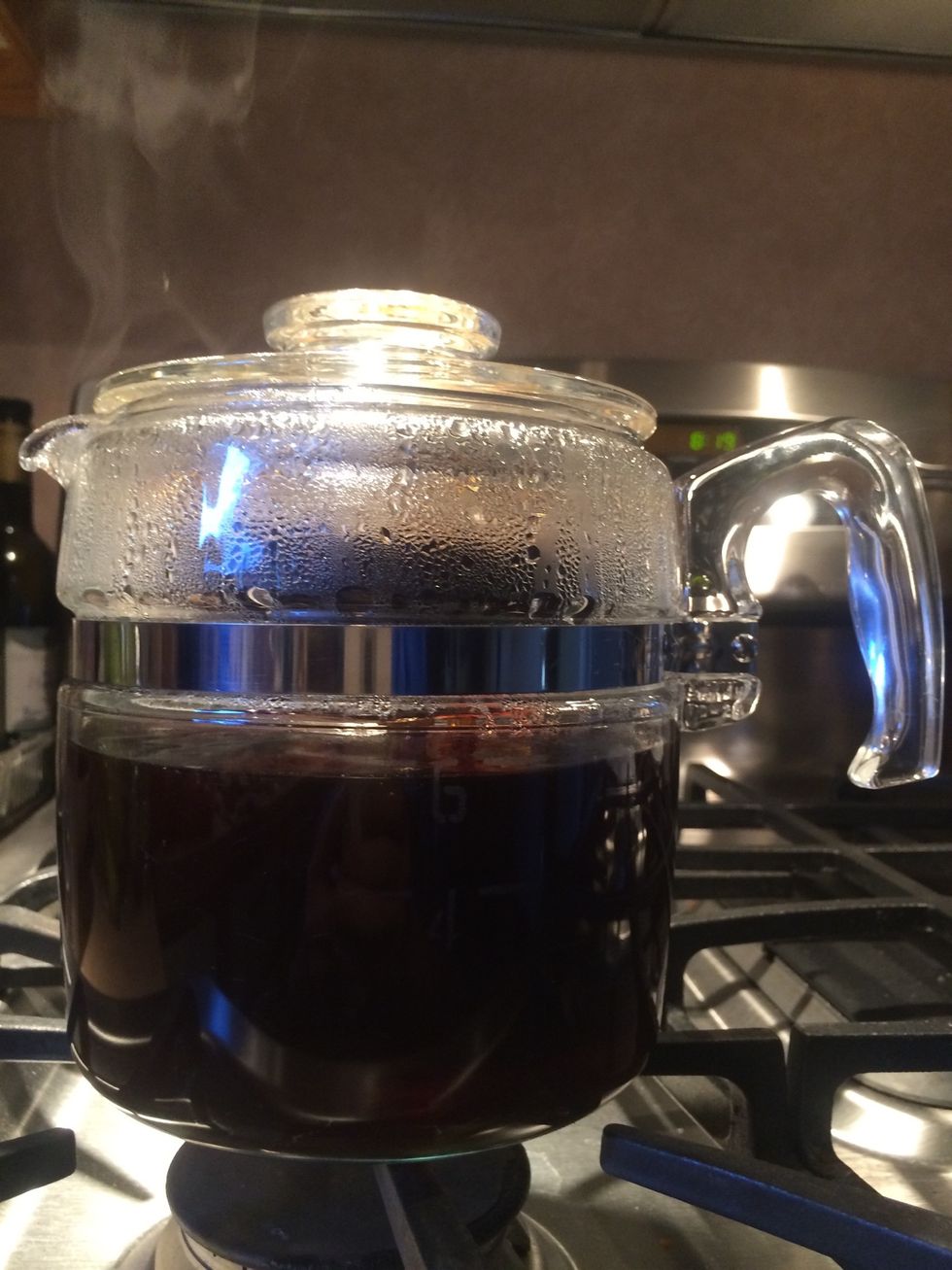 After 8 minutes turn off the heat. Let rest for a minute to let the coffee drain out of the brew basket.