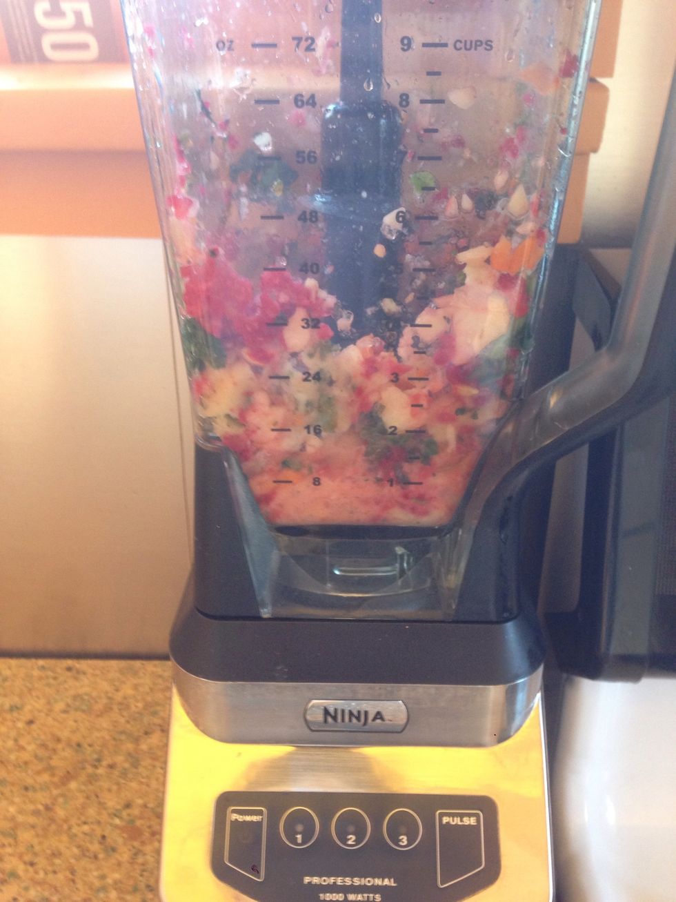 after about 15-20 seconds you're probably thinking ... this doesn't look like a smoothie. well you're right! last step