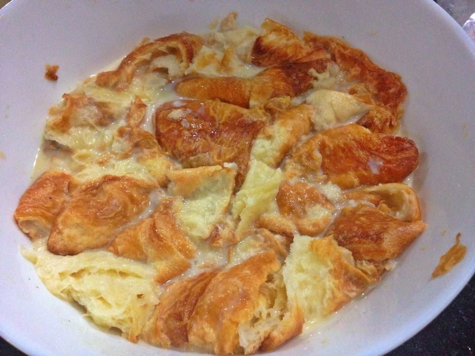 After an hour, it's ready!  Also, start preheating your oven to 180C/350F 10 minutes before you take the croissant mixture out.