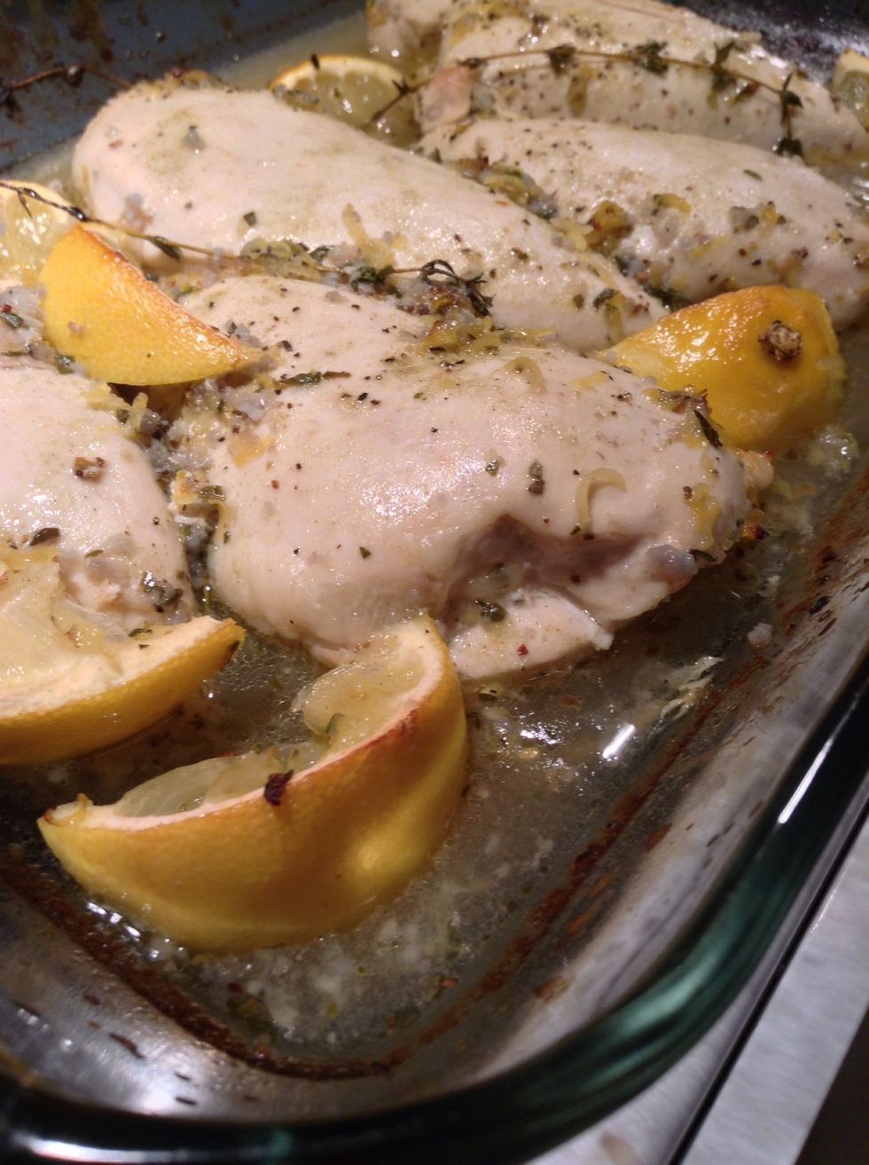 After another 15 minutes in the oven you should be ready to go! By now your home will be smelling of lovely thyme :) Wait 5 minutes before serving to allow the chicken to set.