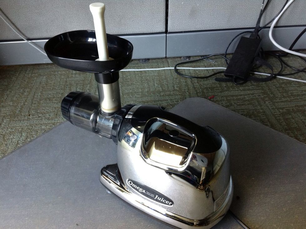 AFTER CHANGING PLUG, PLEASE REPLACE THE SCREWS, AND ASSEMBLE THE UNIT.