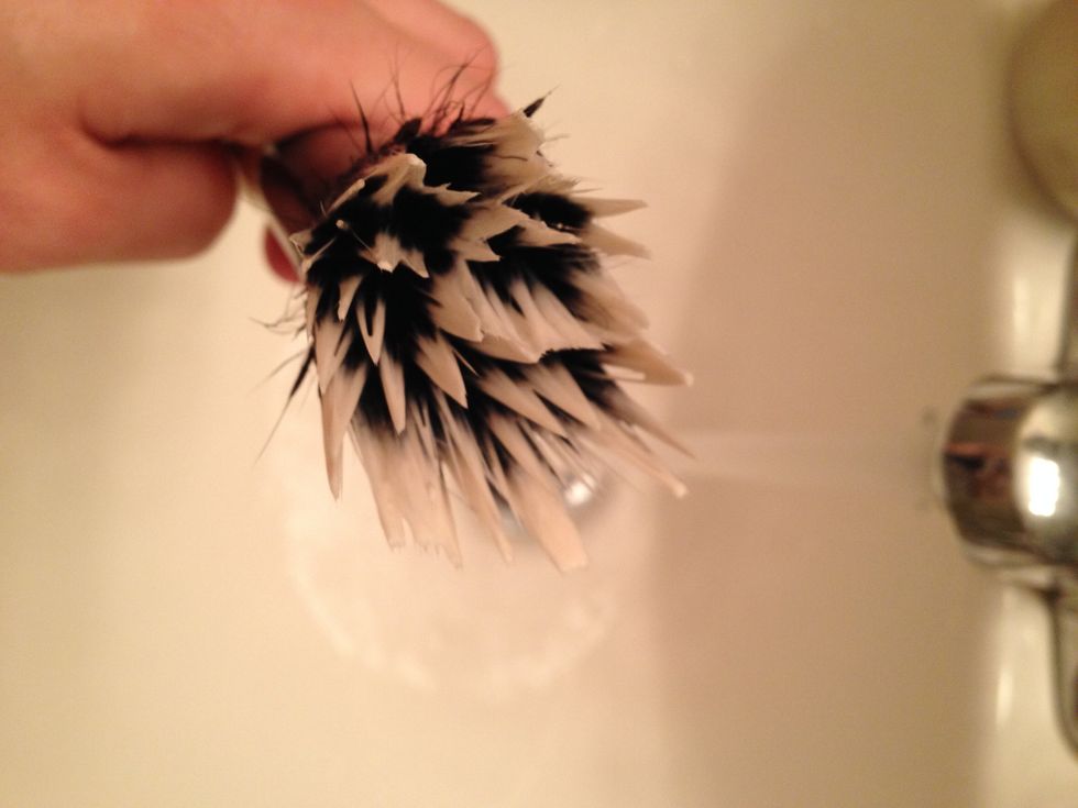 After cleaning.  See the difference?  There is no longer any pigment on the brush, and if you are using a good anti-bacterial brush soap you can rest assured all the "invisible" garbage is gone too.