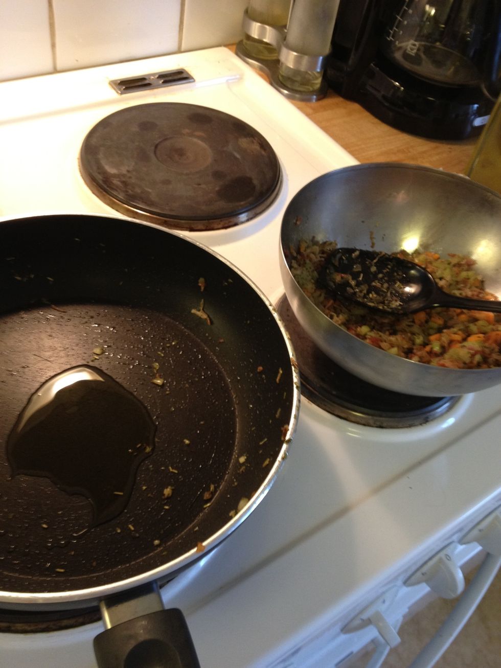 After everything been cooked a bit softer, take out of pan into the bowl again and add some olive oil to the warm pan.