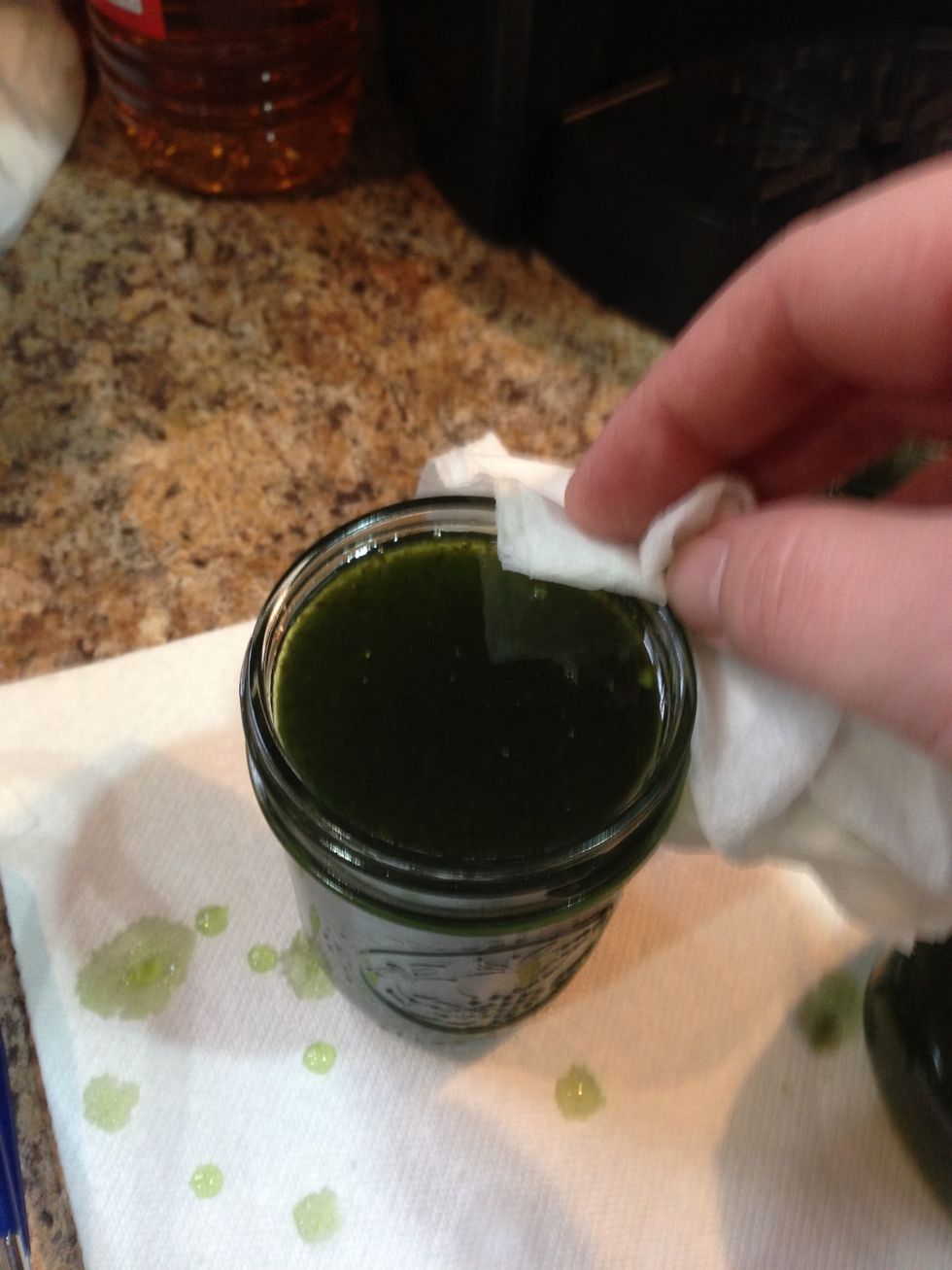 After full wipe the rim of the jar to remove any sticky jelly that you may have spilled.