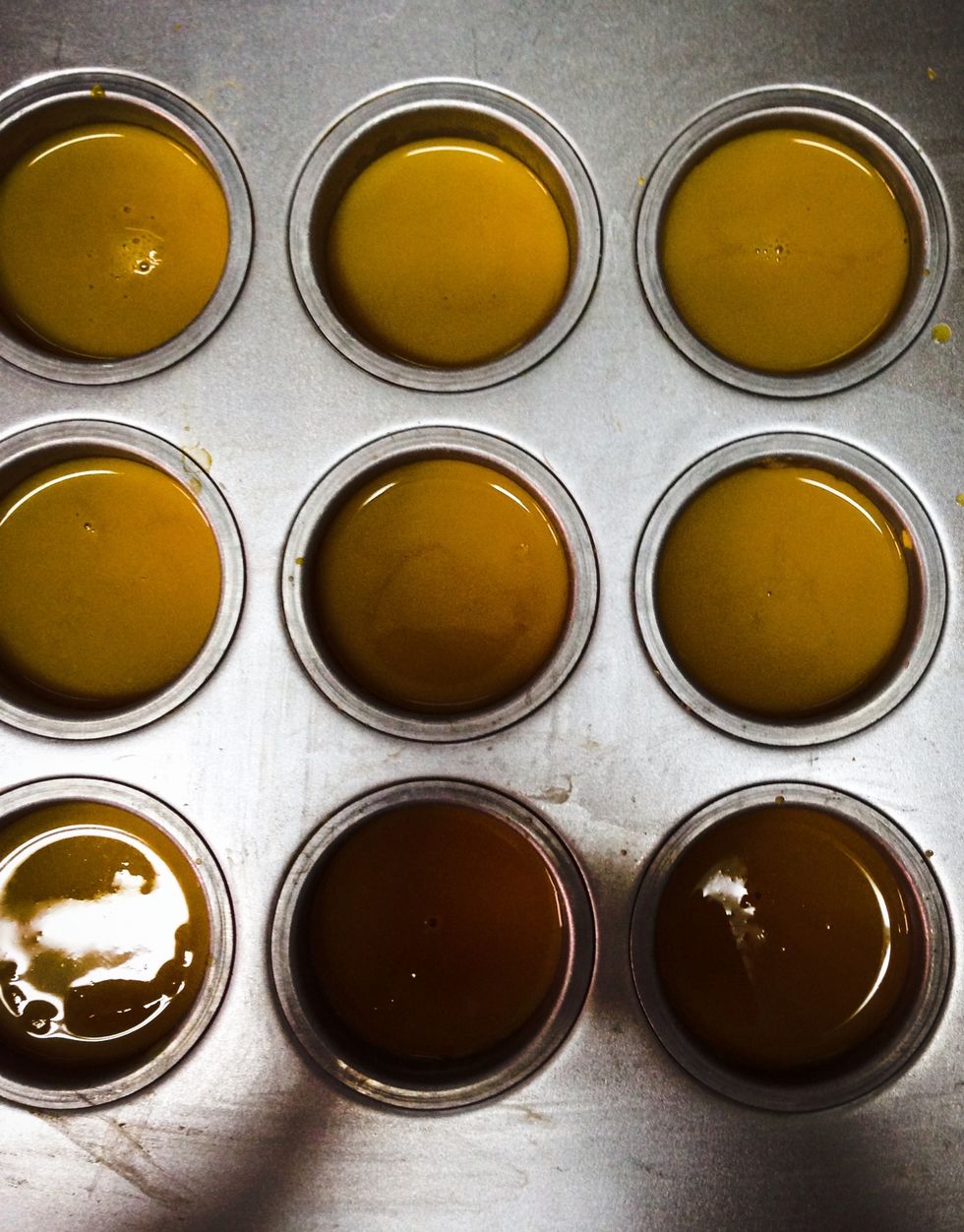 After it cools down, add the sauce we've already made.