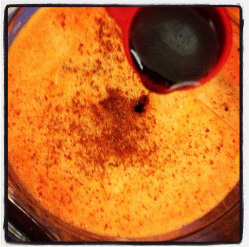After juicing is complete, add freshly grated nutmeg & vanilla extract.