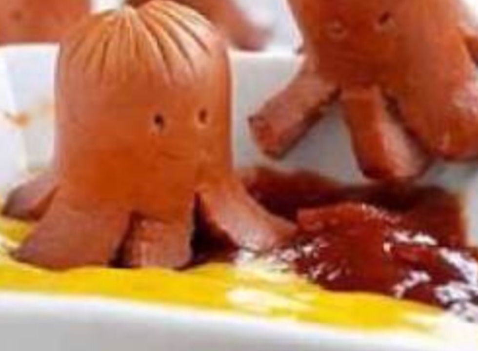 After putting in your boat the sauce put in your octopus and it should look like this