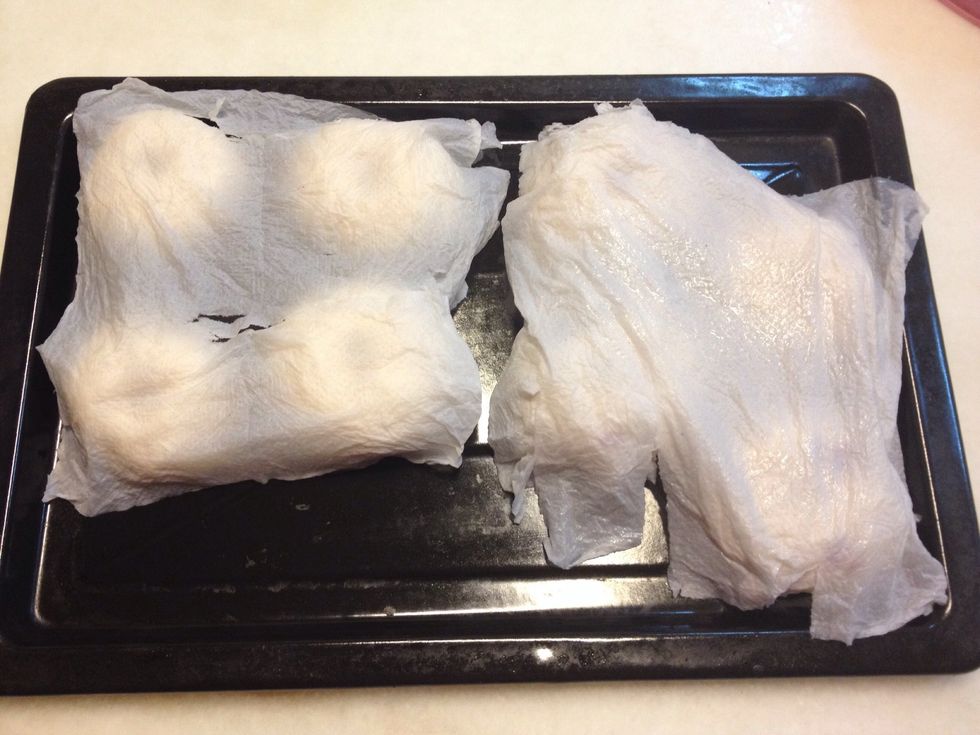 After shaping all the doughs, cover them with a damp kitchen towel and allow to rest for 10 minutes.