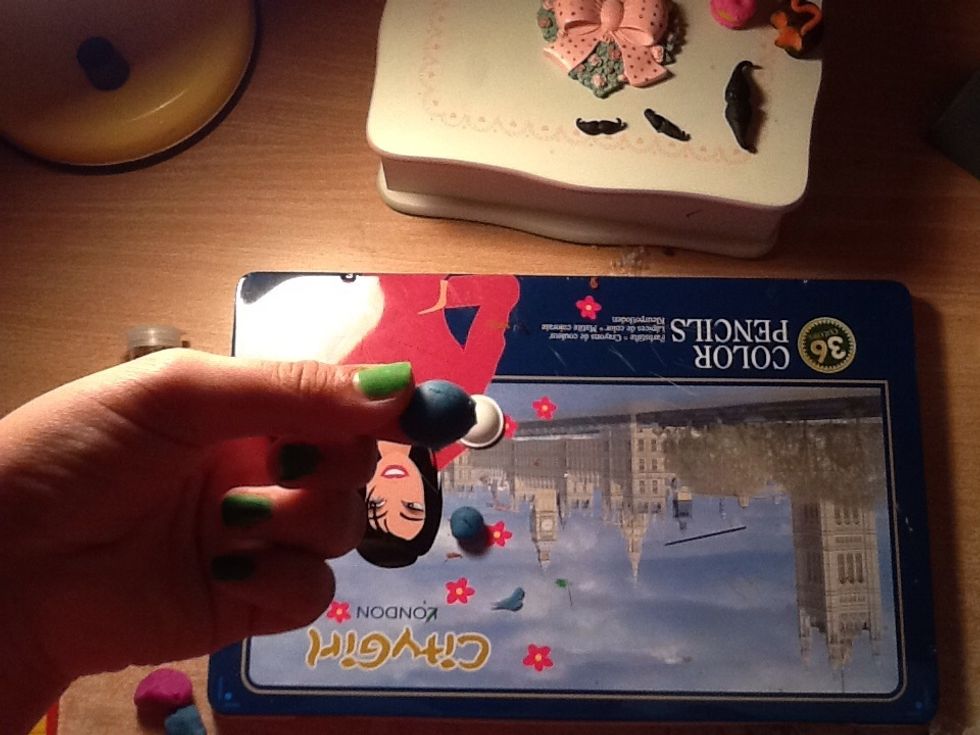 After taking it out it should look like this.Do the same with the other piece