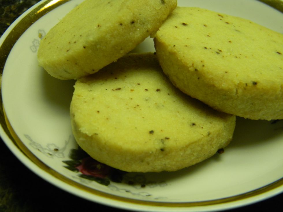 After ten minutes you can eat them, or store them in a tin box. They keep for up to three weeks in an airtight container.