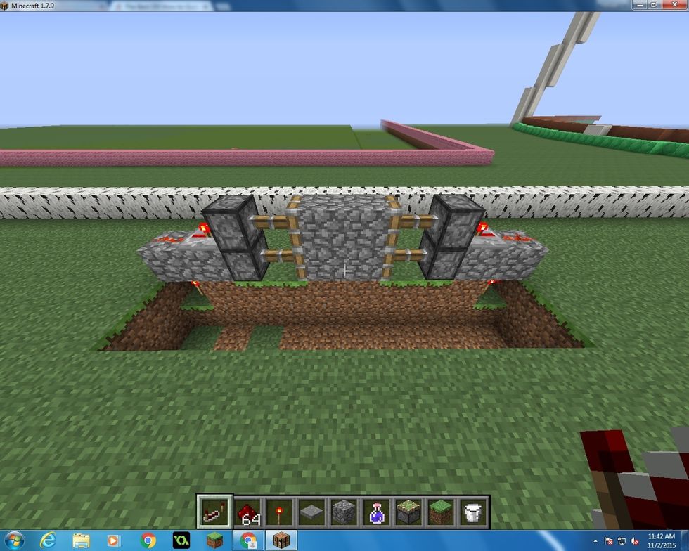 How to make a simple redstone door B+C Guides