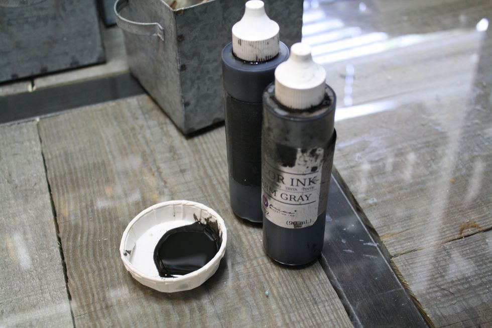 After the gesso dried, I mixed my 2 colors of Decor Ink together. Warm Gray and Stone.