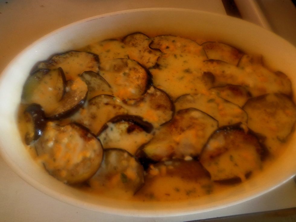 After this, on top(final layer) add some more sauce.