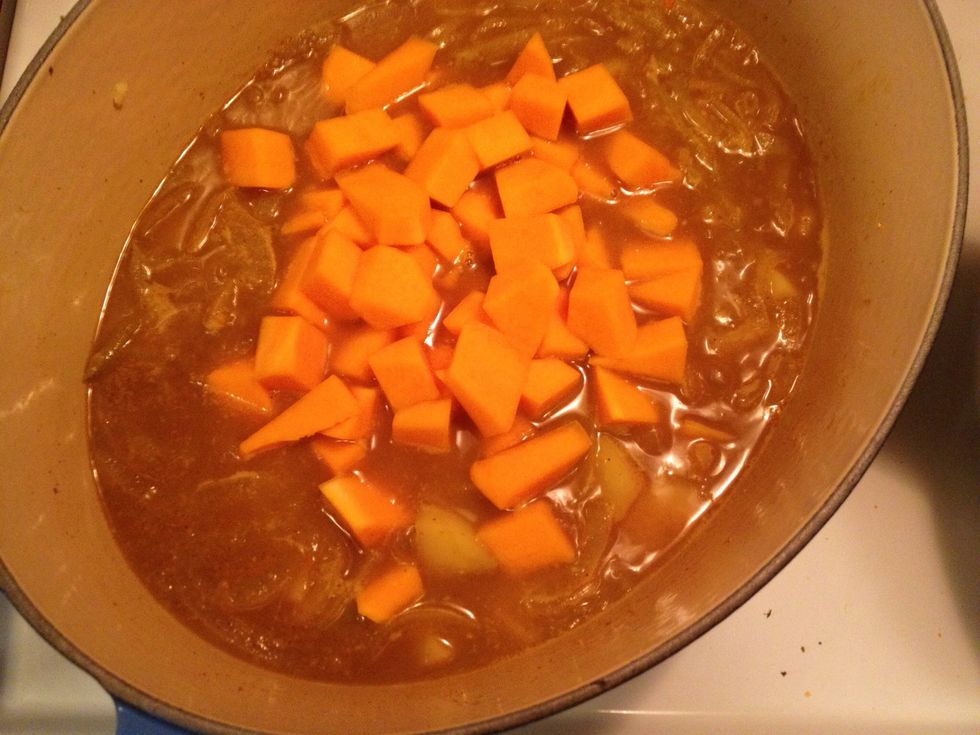 After those 7 minutes add the diced butternut squash and simmer for another 7 minutes at least. The butternut squash I bought was very hard so I had to prolong the cooking time with another 10 min.