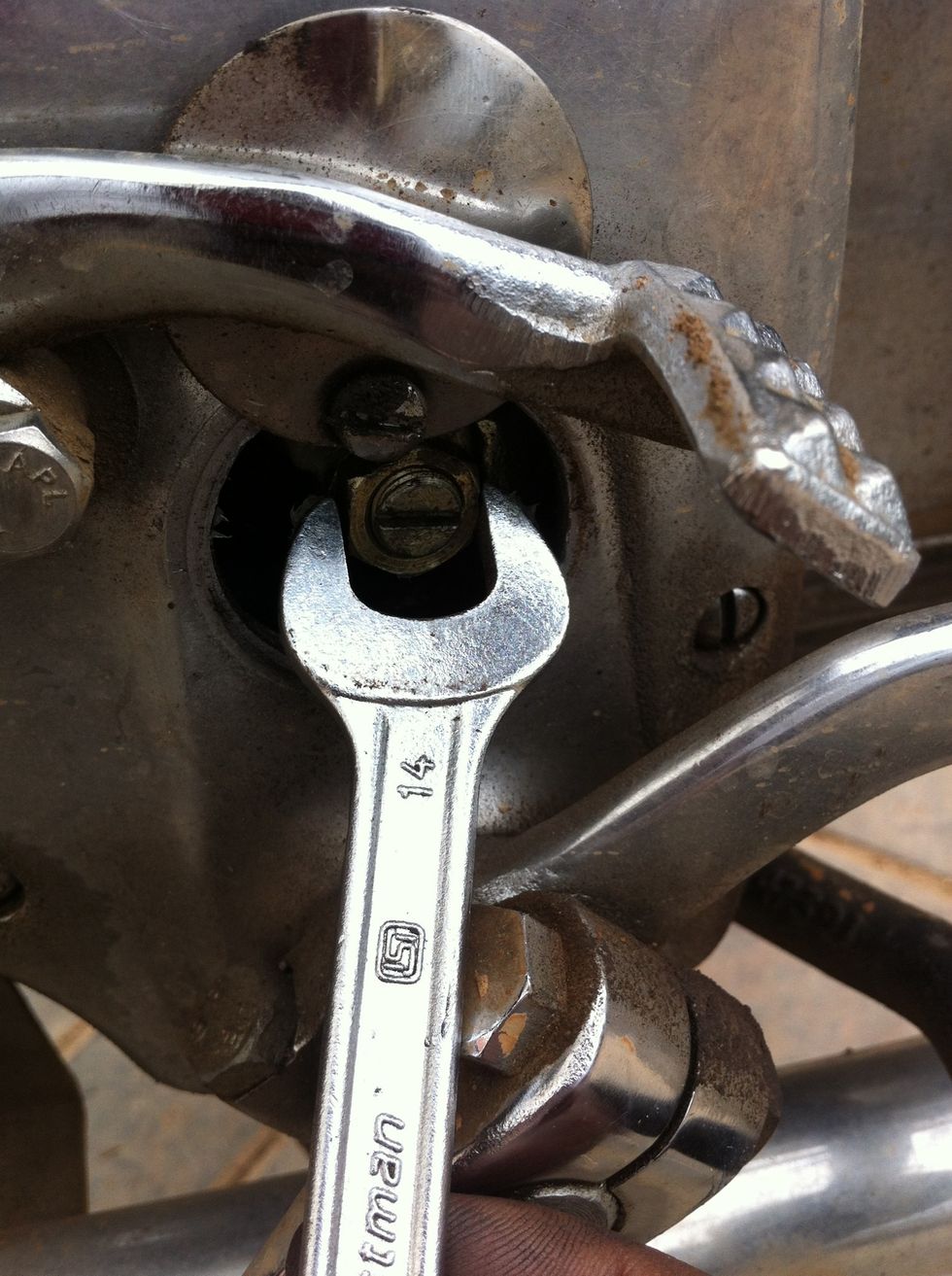 How to change clutch cable of royal enfield std 350 B+C Guides