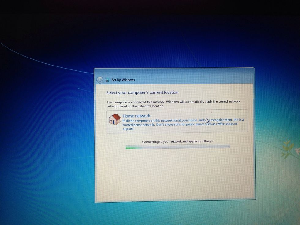After you click the desired network type, the computer will attempt to connect to the interwebz.