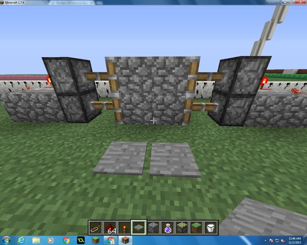 How to make a simple redstone door - B+C Guides