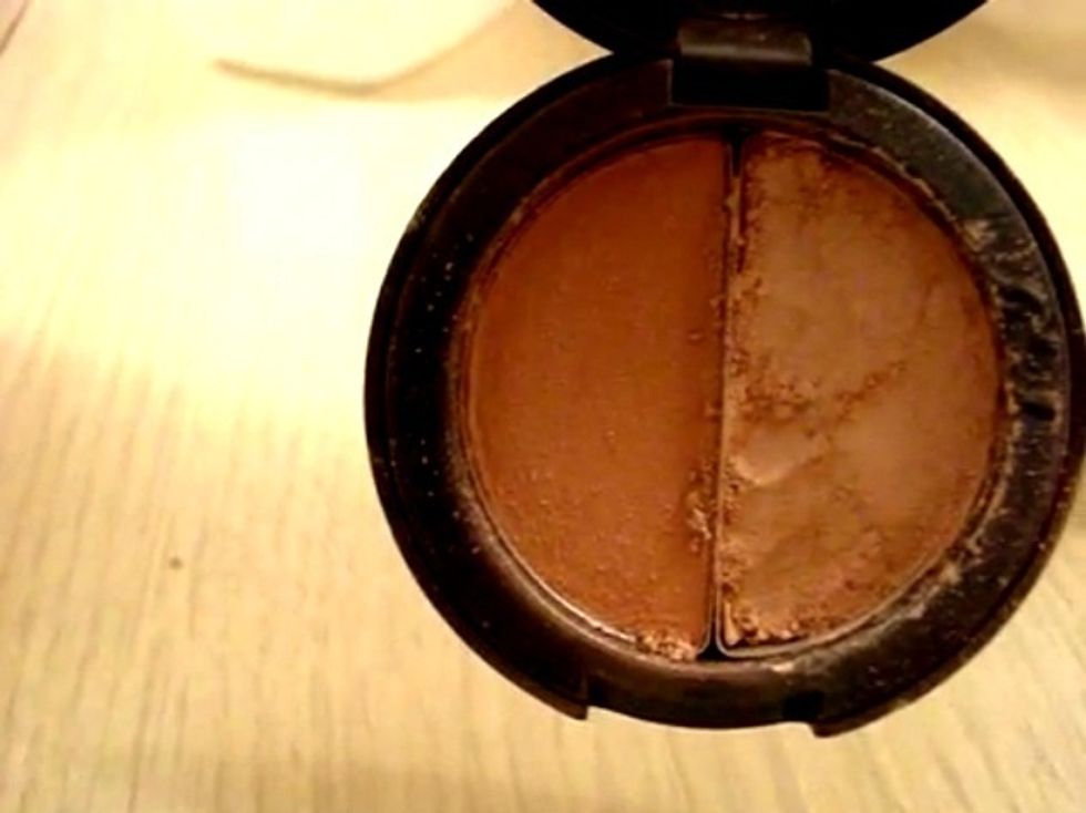 After you have crush and flat the make-up it should look something like this ^_^