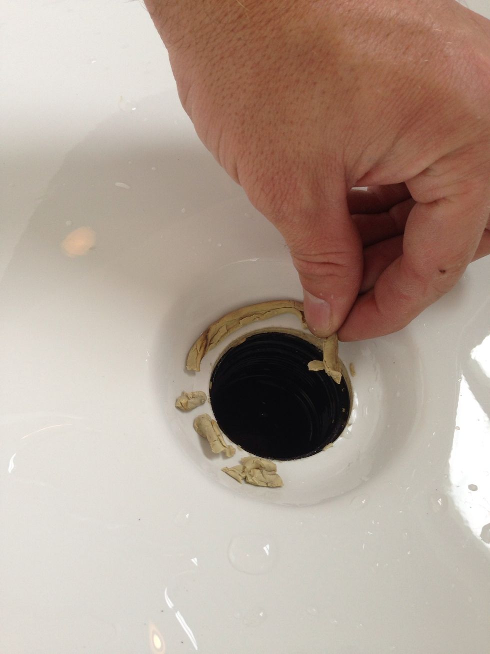 How to replace a tub drain B+C Guides