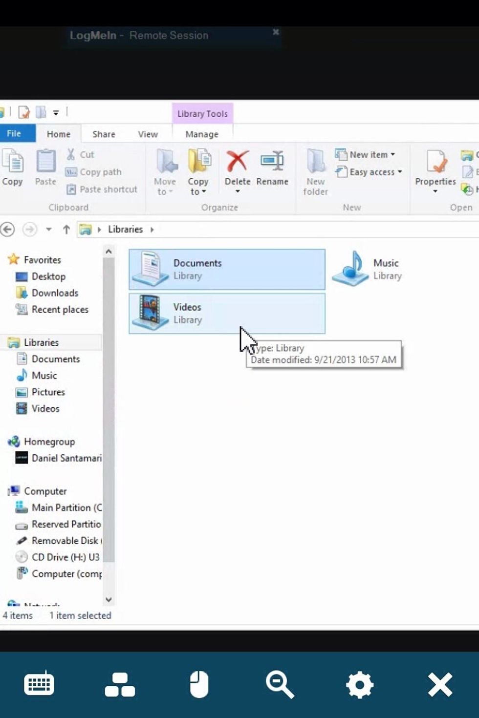 After, you should successfully see your computer screen. Moving the mouse is simple and knowing how to use the app's controls on the bottom will give you an edge on how to control your computer.