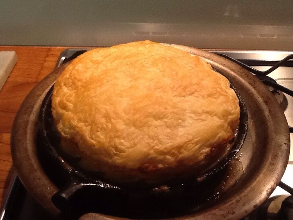 After you take the tarte tatin out of the oven leave it to cool for 10 minutes so that the caramel can set.