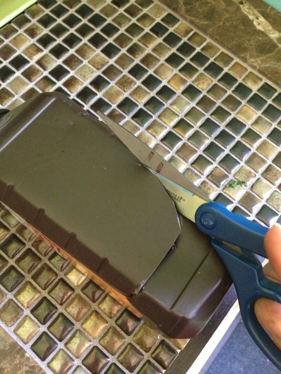 After your cross cut you can round or straight cut to the top of the bottle.