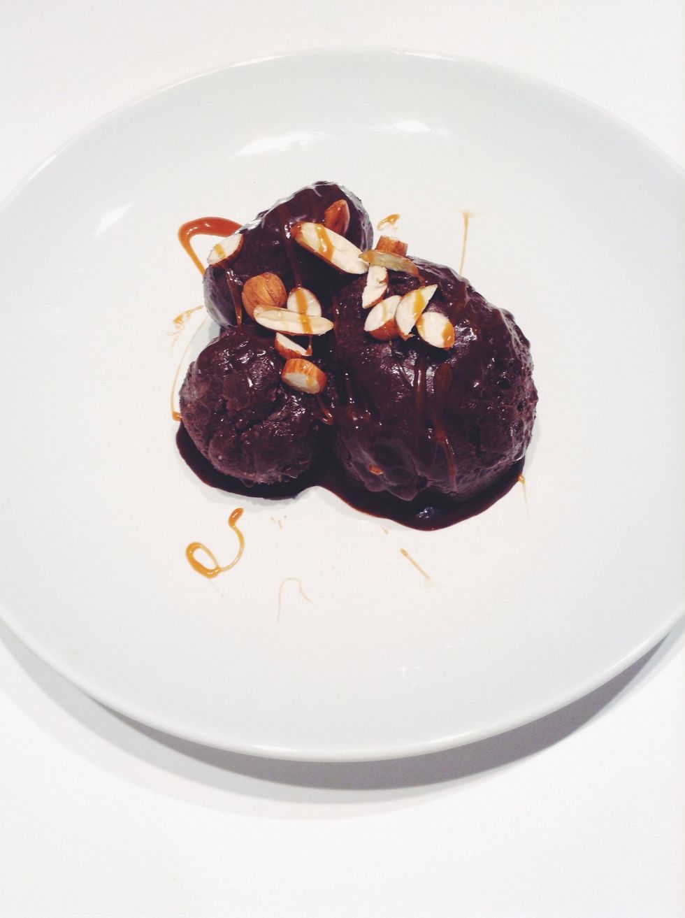 After your two hours, scoop out using an ice cream scoop and serve. I topped mine with almonds and salted caramel sauce, both from Trader Joes.