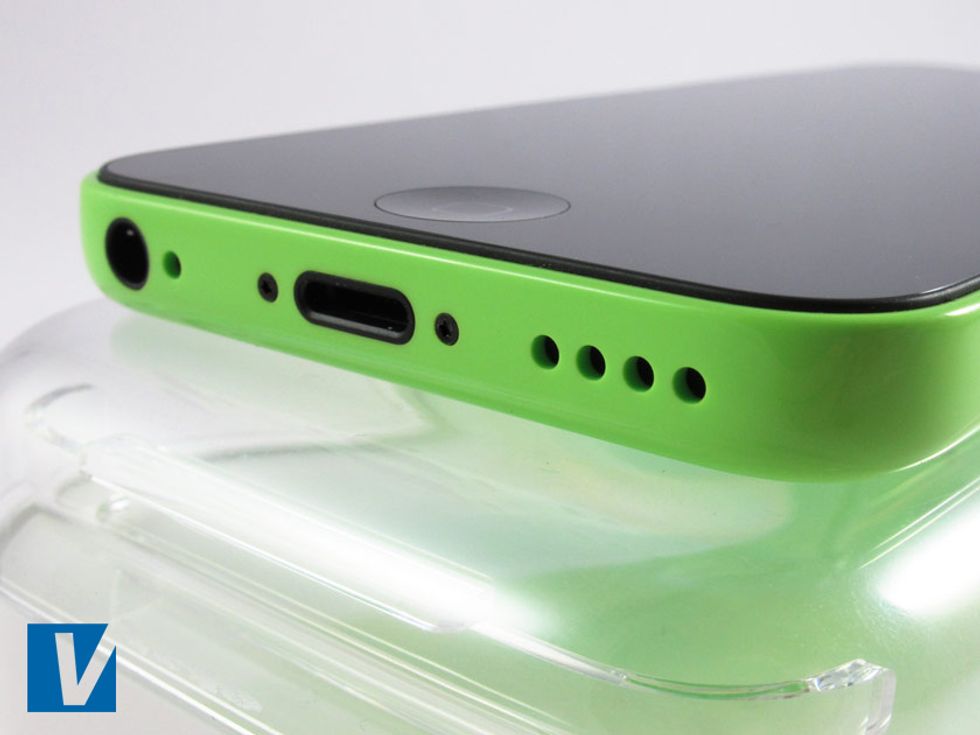 Again Apple have designed and manufactured the base connection immaculately. If photo quality allows check the finest details carefully, such as the shape and size of the screws.