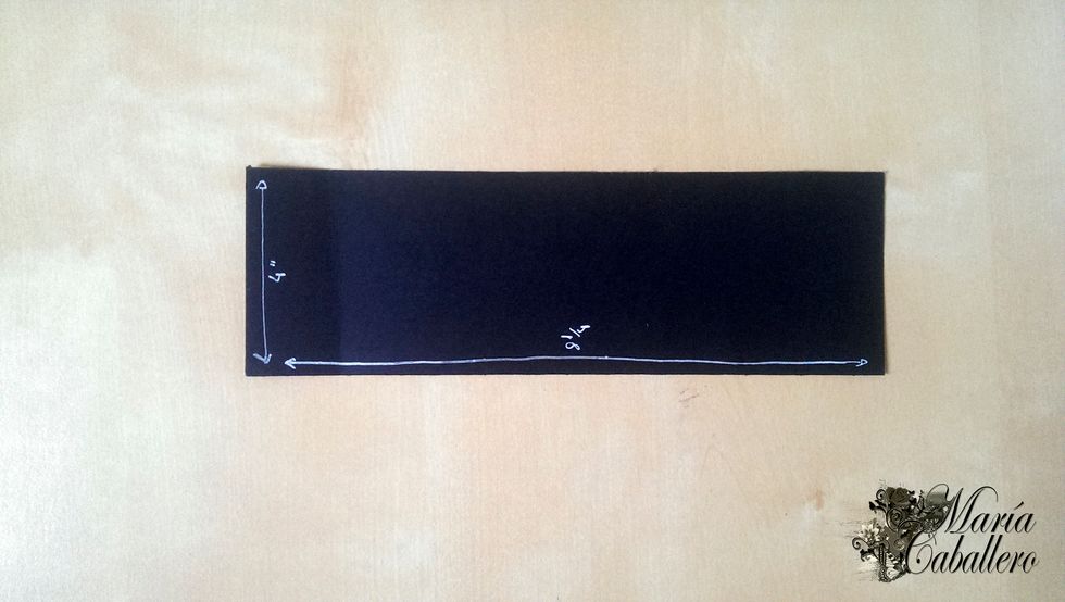 Ahora cortamos otra pieza de 4" x 8 1/4 pulgadas .