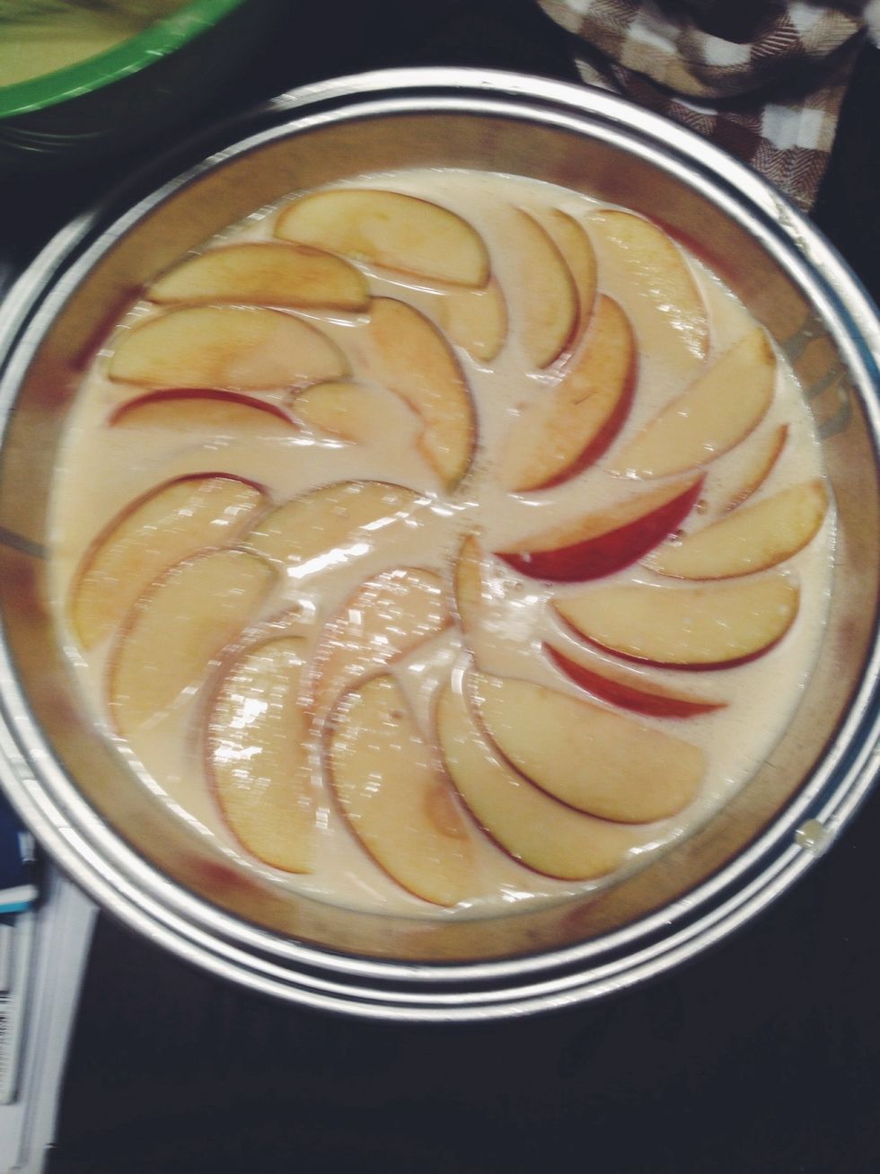 Ajouter le pommes apr\u00e8s vous les couper en morceau