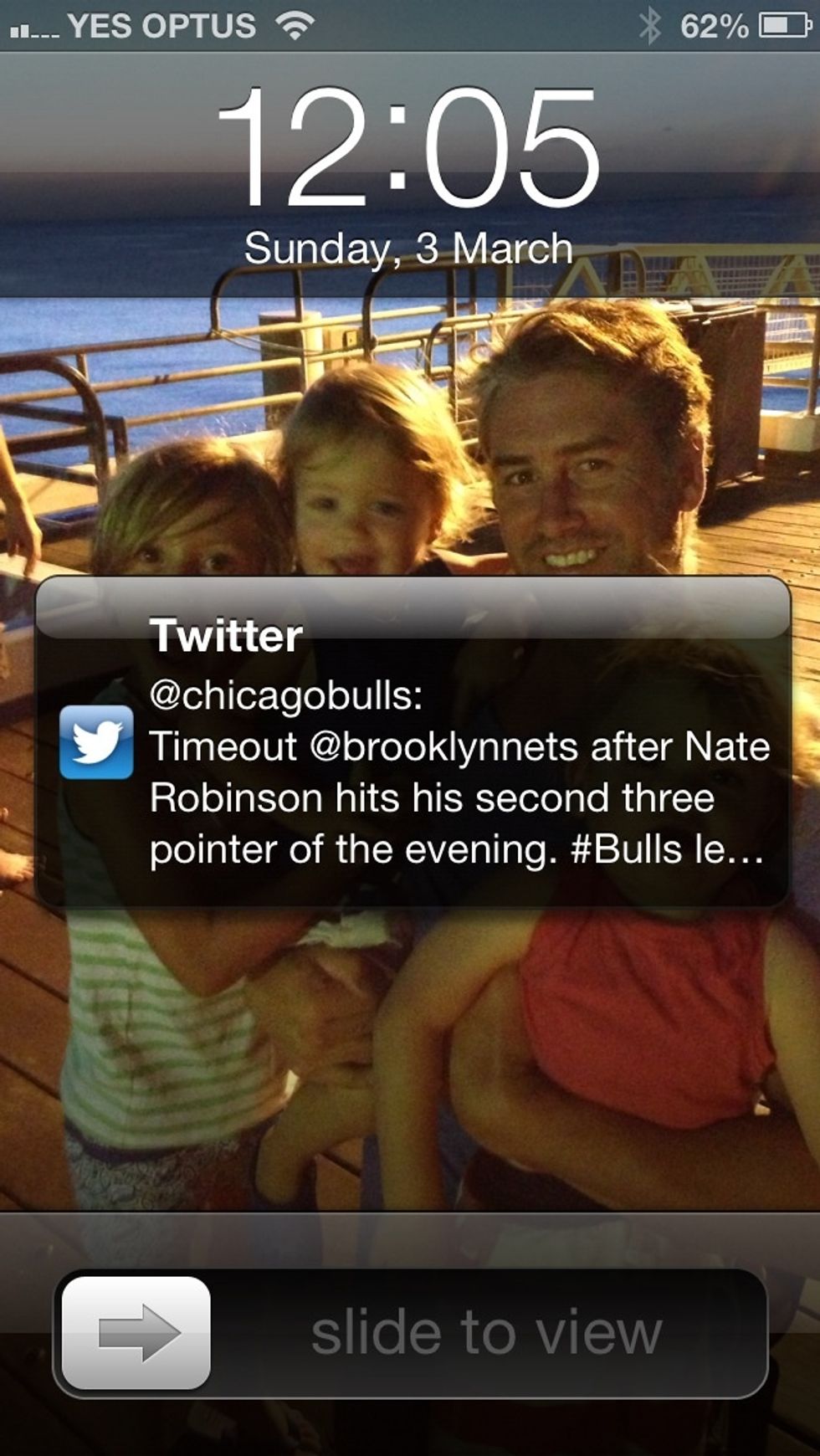 Alerts will pop up like a text message when phone is in locked mode.