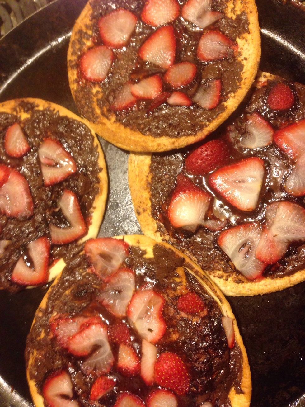 All done. Be careful they are a bit hot. Let cool down and enjoy with milk.