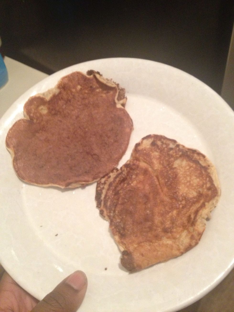 All done, eat warm.... For a fluffier texture add an extra egg white and half a teaspoon of baking powder ^.^