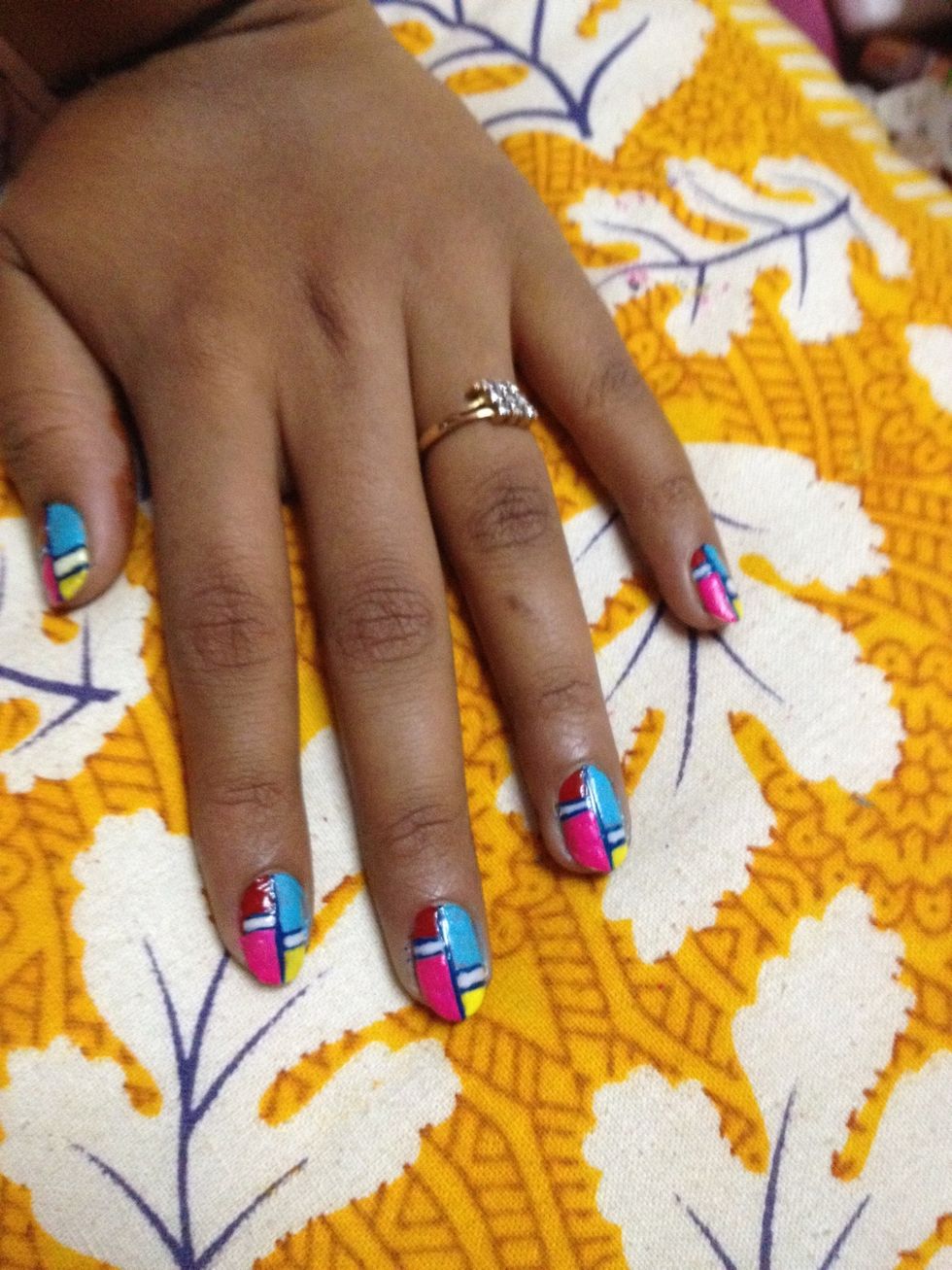 All done now..blue pink yellow are super bright and outlines are with a dark ink blue..the small separators I filled with white to tone Down the brightness..