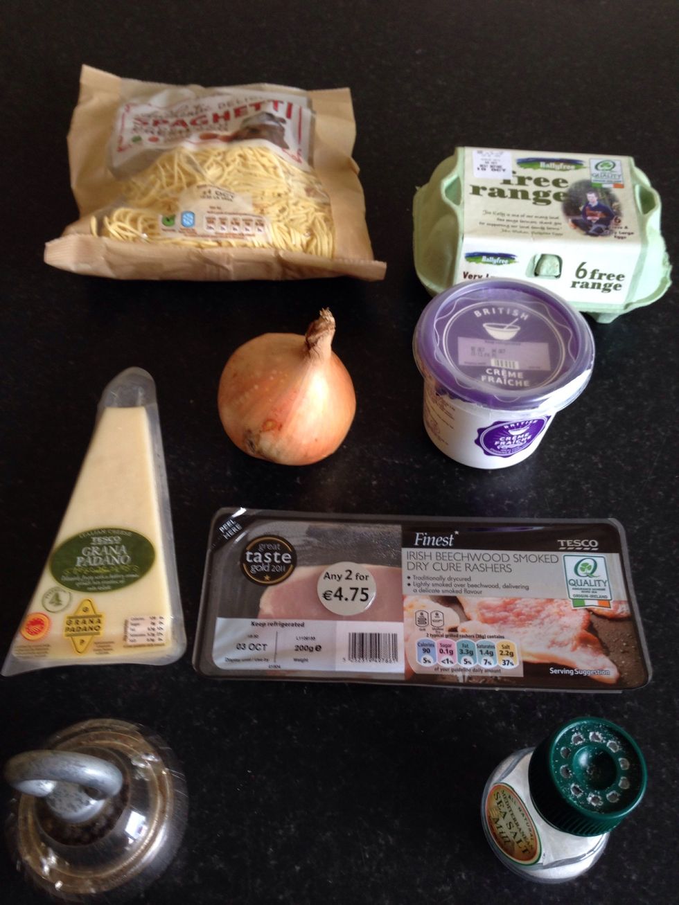 All needed ingredients: Smoked Rashers, Grana Padano Cheese, Eggs, Fresh Pasta, Creme Fraiche, Large Onion, Salt, Pepper, Olive Oil