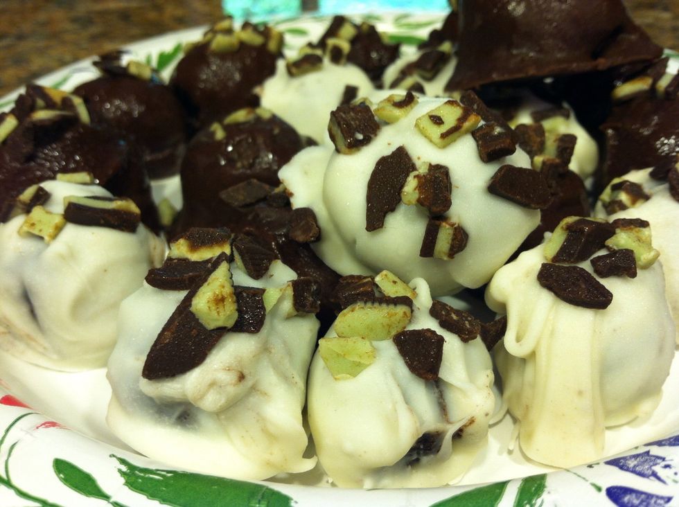 Allow chocolate to harden overnight. Remove from baking sheet and enjoy!