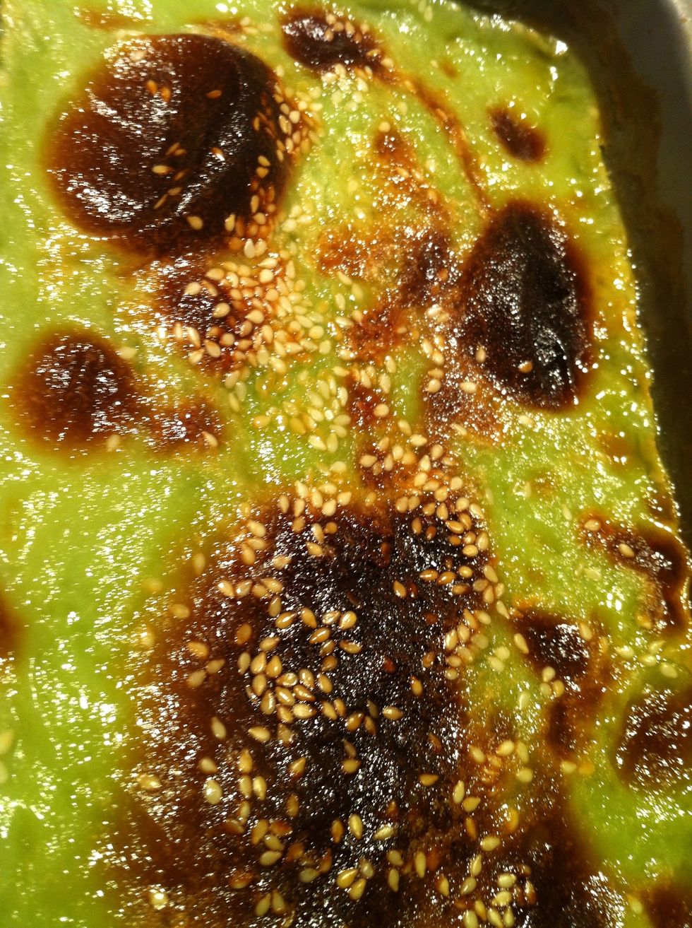 Allow it to cool. If you have greased the sides of the pan properly the finished cake looks neat.