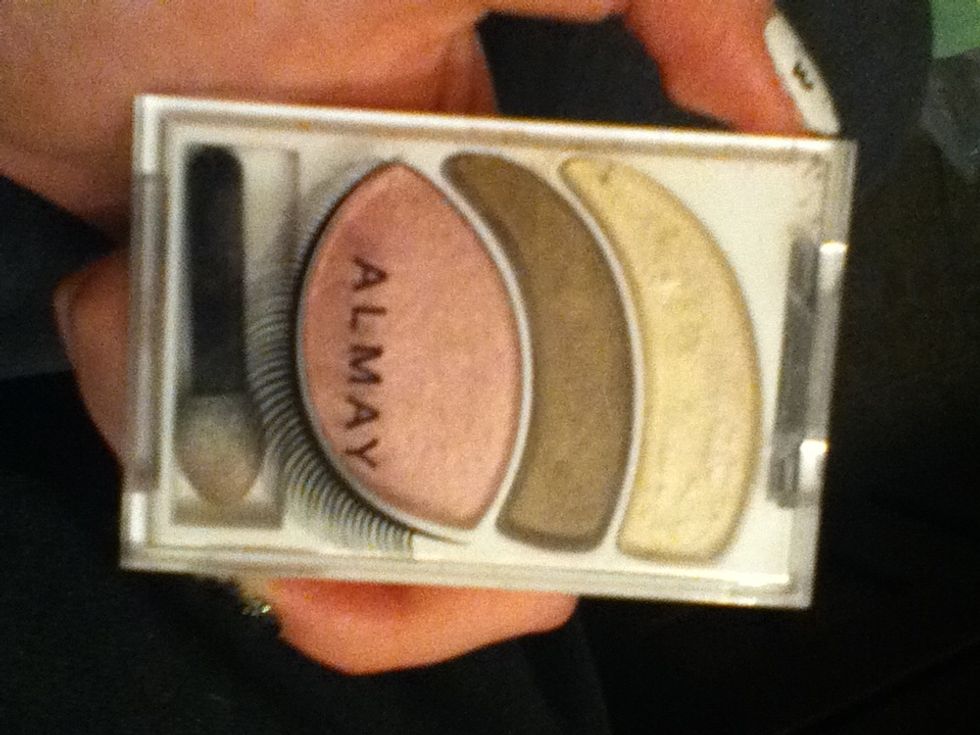Almay smokey eyeshadow in pink, brown and cream? I think
