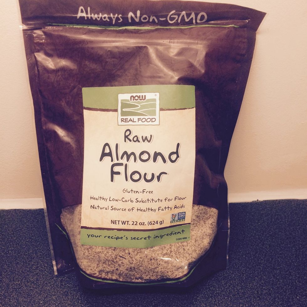 Almond flour (organic type + fat reduced).