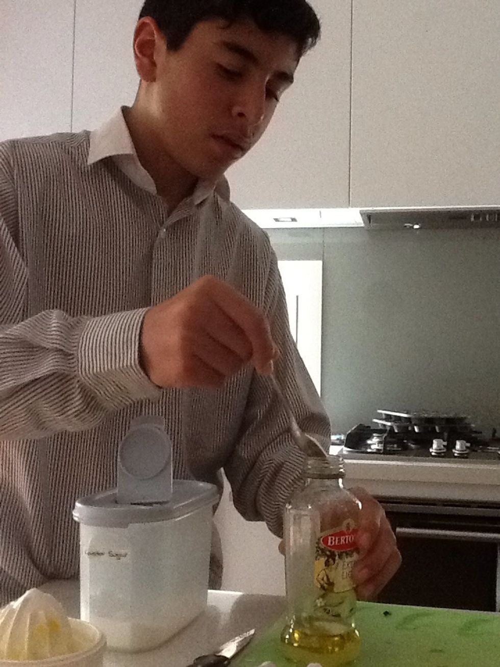 Also add one teaspoon of caster sugar to the jar.