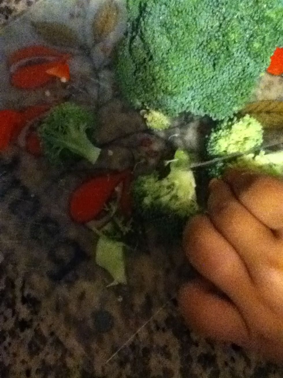 Also cut the broccoli in small bits