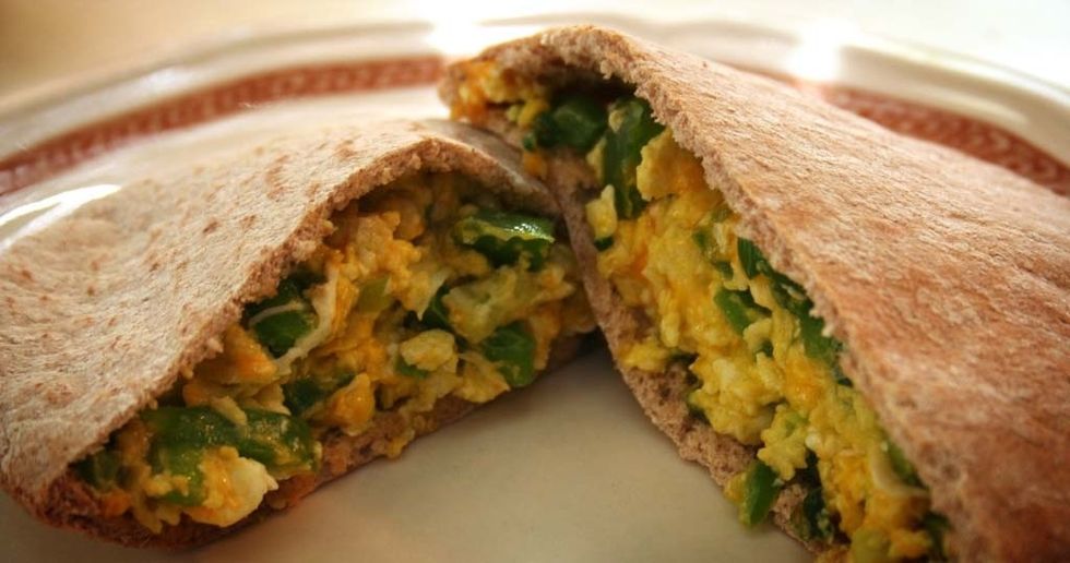 Also, if you want to add some carbohydrates, a whole wheat pita is a perfect option to make a sandwich.
