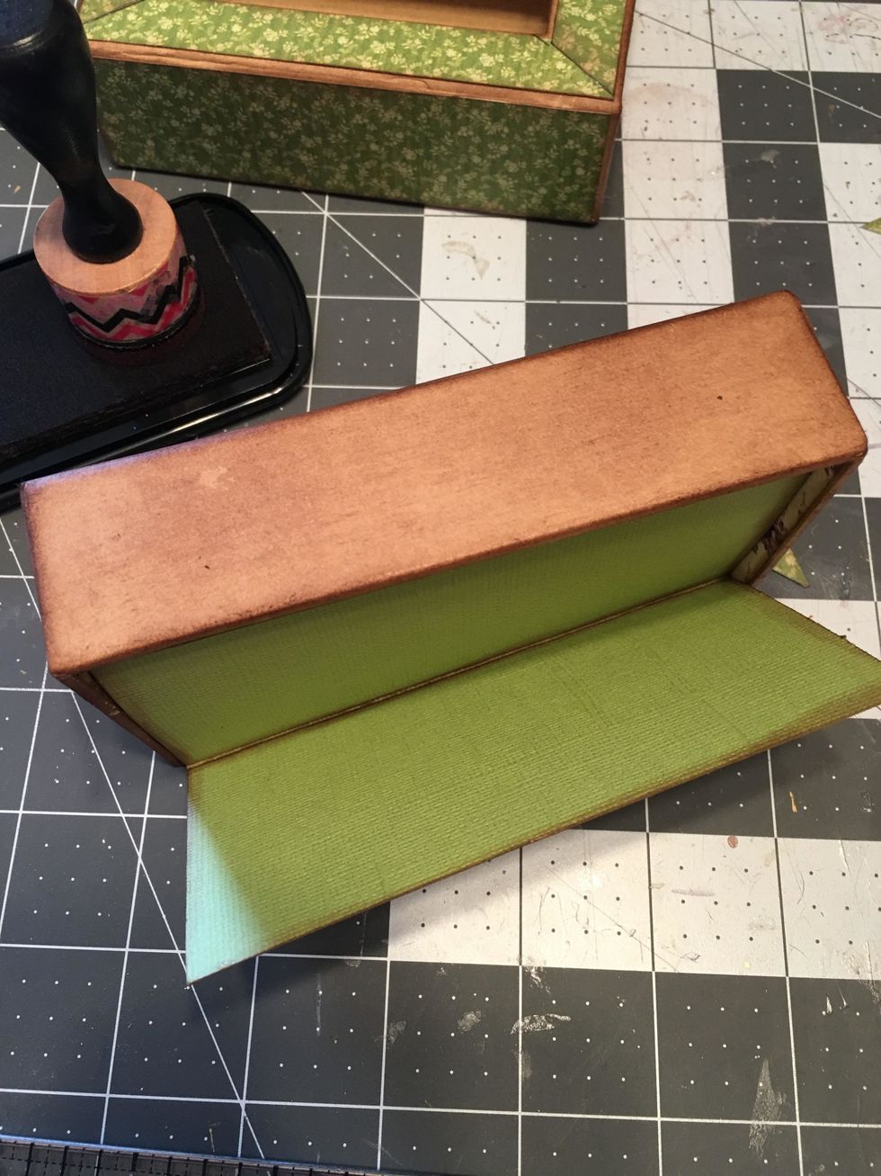 Also ink the sides of the tray.