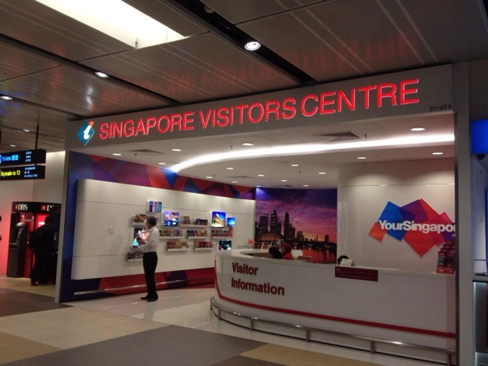 Also nearby stands the counter for Singapore Visitors Centre where you can find almost any information that a tourist needs for an enjoyable stay in Singapore