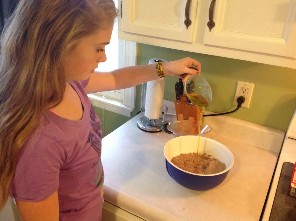 Also pour the oil into the bowl